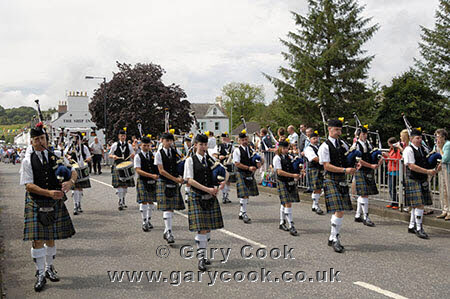 Kirkcudbright Pipe Band leads out the Grand Parade, Gatehouse of Fleet Gala 2007, Dumfries and Galloway, Scotland